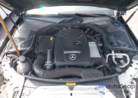 2017 Mercedes-Benz C 300 z USA, uszkodzony, nr VIN WDDWK4JB3HF542588